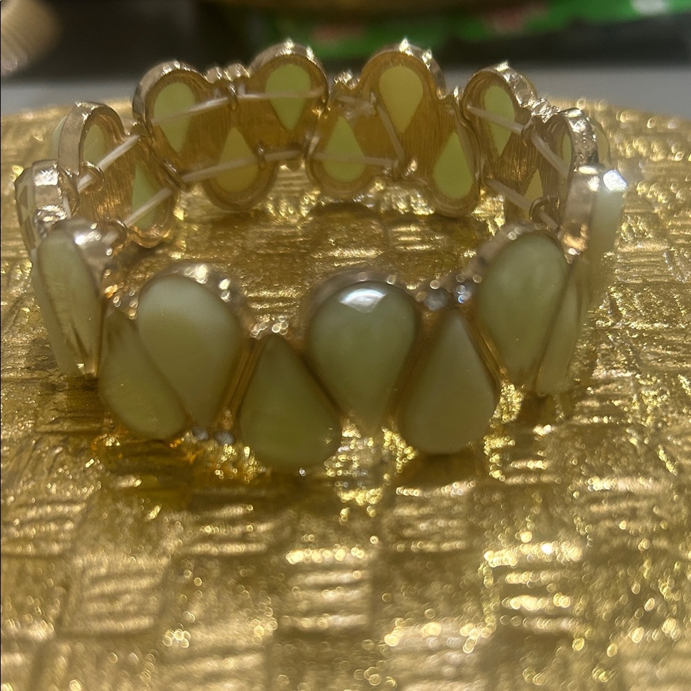 Elegant Gold and Light Green Stretch Women's Bracelet
